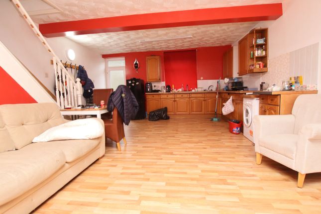 28, High Street, Abercarn photo 3