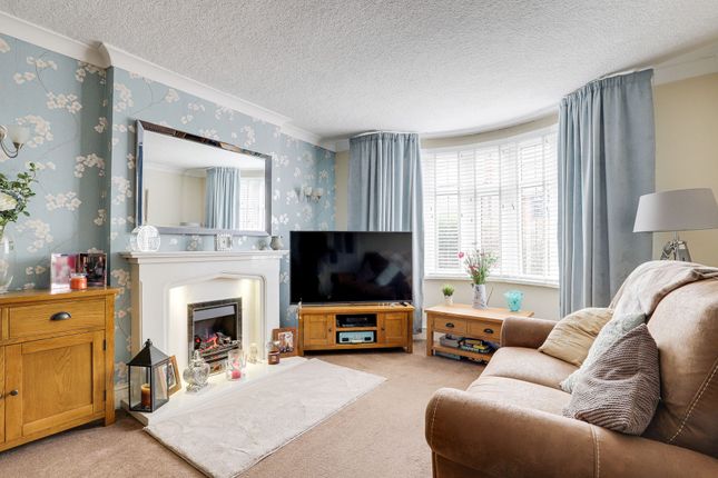 15 Hollydale Road, Nottingham photo 2