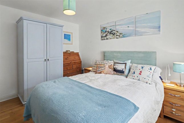 Apartment 4, Atlantic Court,, Northfield Road, Ilfracombe photo 3