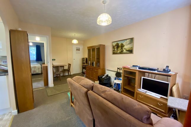 Flat 1, 38, Brandon Way, Birchington photo 2