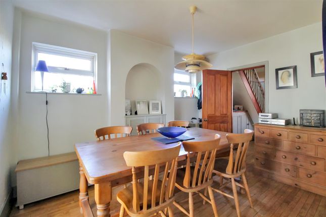 12, Elm Road, Ewell Village photo 4