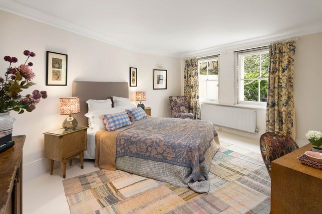 Flat for sale in Randolph Avenue, London