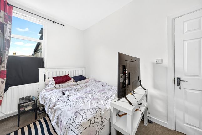 5, Grange Park Road, Thornton Heath photo 4