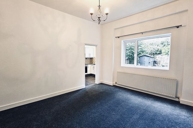 Flat Flat 2, 32, Hamlet Road, Crystal Palace photo 3