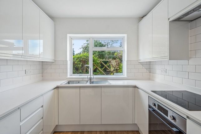 28, Gaviots Way, Buckinghamshire photo 4