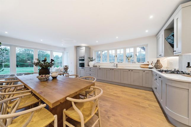 Oak Tree Cottage, The Street, Dockenfield, Farnham photo 2