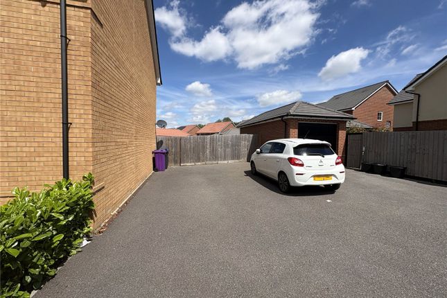 2, Belpaire Close, Henlow photo 2