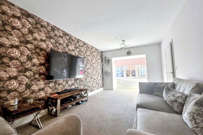 35, Orchard Way, Bedlington photo 3
