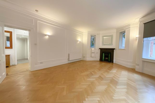 2-bed flat on Warwick Road, London, £925,000