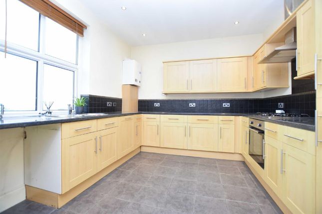 2 bed flat to rent in The Conifers, Nicholas Street, Briercliffe, Burnley BB10