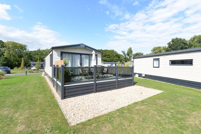 Thumbnail Mobile/park home for sale in Sycamore, Bashley Park, Sway Road, New Milton