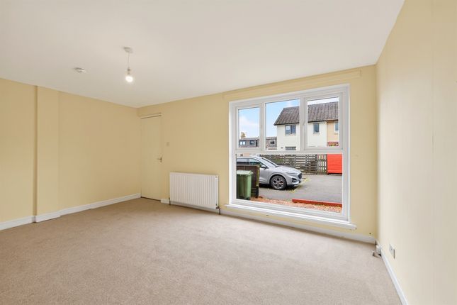 5, Mclauchlan Court, Darvel photo 2
