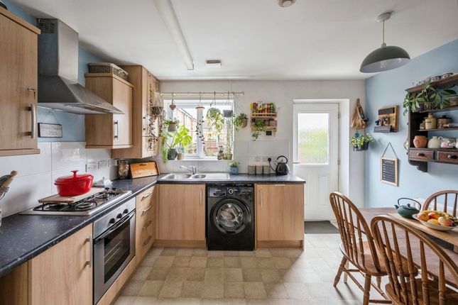 31, Northfield Avenue, Doncaster photo 3