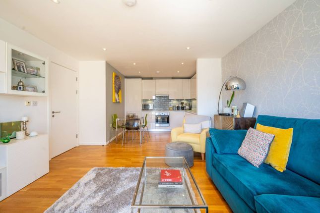 1-bed flat on Napa Close, Stratford, £425,000