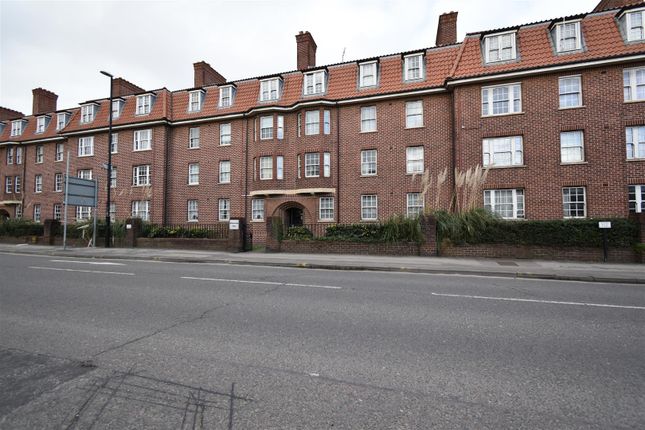 Thumbnail Flat to rent in Hotwell Road, Bristol