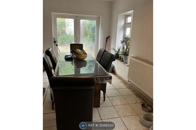 Le Marchant Road, Frimley, Camberley photo 4