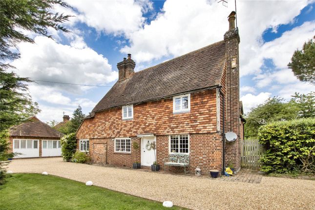 Thumbnail Cottage for sale in Tonbridge Road, Bough Beech, Edenbridge, Kent