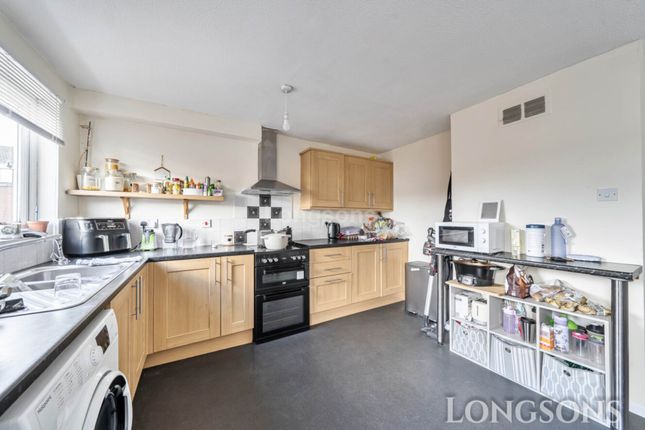18, Lovell Gardens, Thetford photo 4
