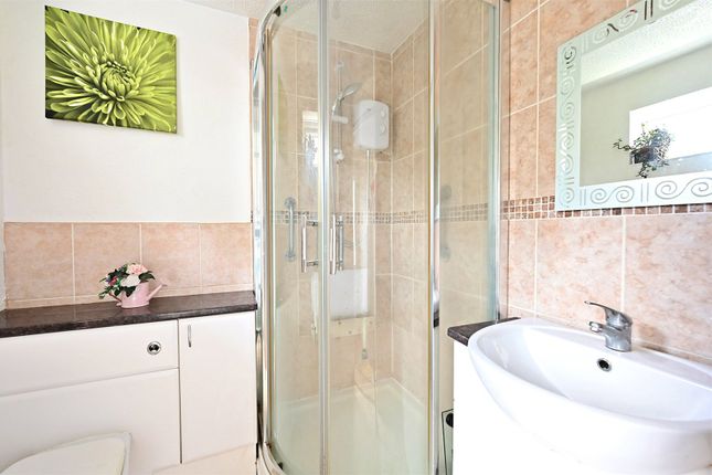 30, Chiltern Avenue, Hampshire photo 4