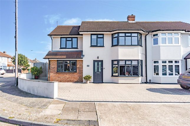 4-bed house on 8, Wells Gardens, Rainham, £650,000