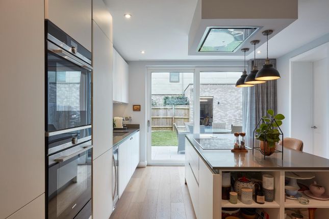 Town house for sale in Florey Terrace, Cambridge