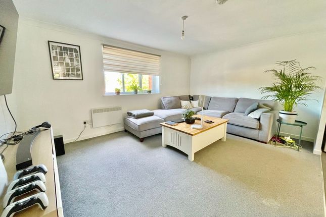 1-bed flat on 2, The Foxgloves, Southampton, £1,050/mo