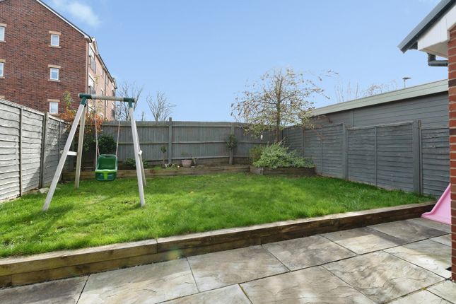 53, Treetops Close, Essex photo 4