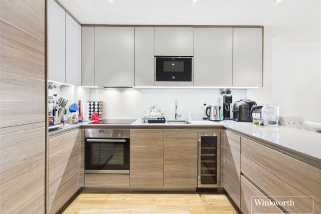 Flat 38, Constantine House, 14, Boulevard Drive, London photo 4
