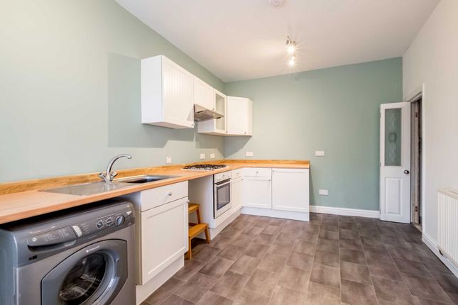 Terraced house to rent in Victoria Road, Meltham