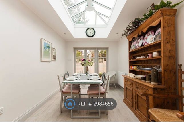 Coppetts Road, Muswell Hill, London photo 2