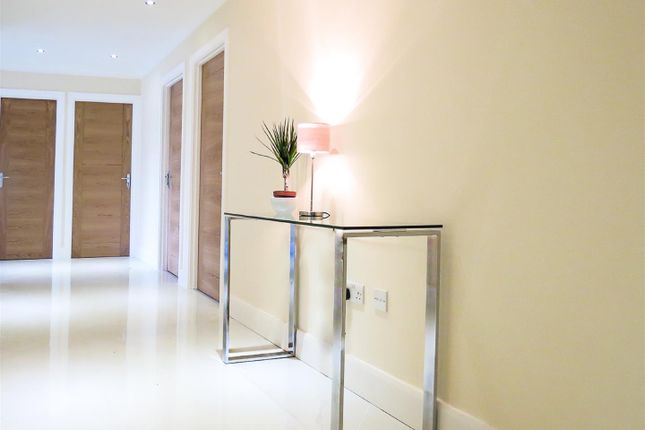 Regent Court, 71, Regent Court, St Johns Wood photo 3