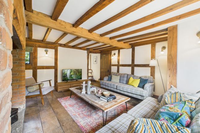 Cam01791G0-Pr0189-Still011