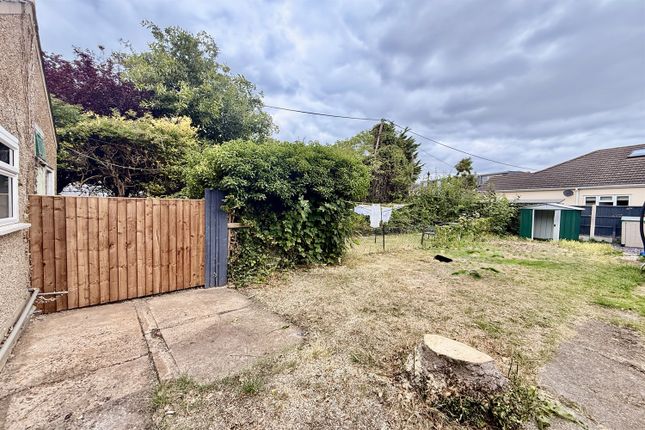 20a Homestead Gardens, Hadleigh photo 5