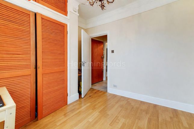 3, 26 Swinton Street, London photo 3