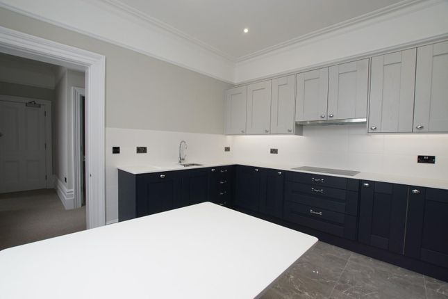 7 Southdown House, 2 Howard Square, Eastbourne photo 3