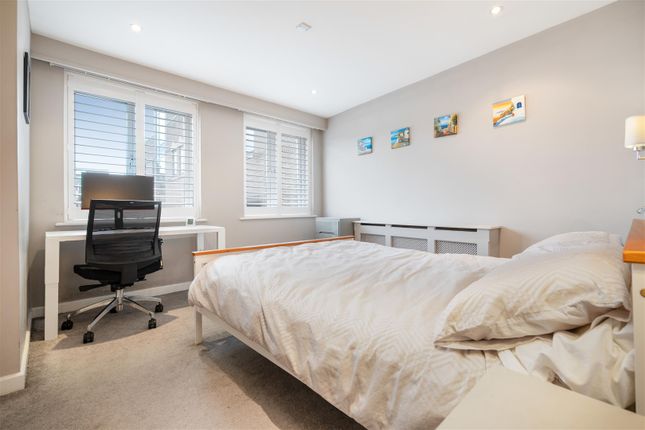 End terrace house to rent in Russell Street, Windsor