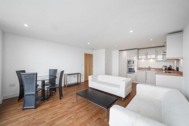 Flat 606, Fathom Court, Gallions Reach photo 2