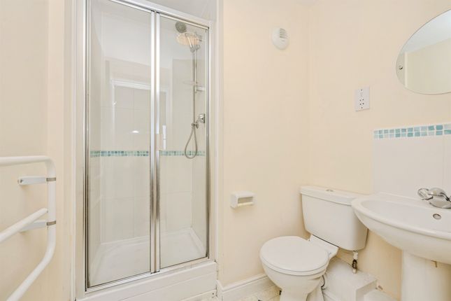 23, Geraint Jeremiah Close, NEATH photo 4