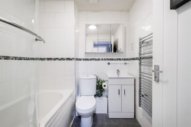 Studio for sale in Beatrice Court, Buckhurst Hill