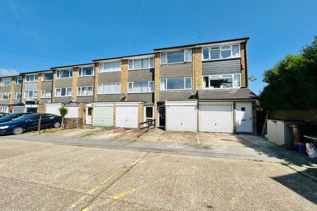 Town house for sale in Greenvale Gardens, Gillingham