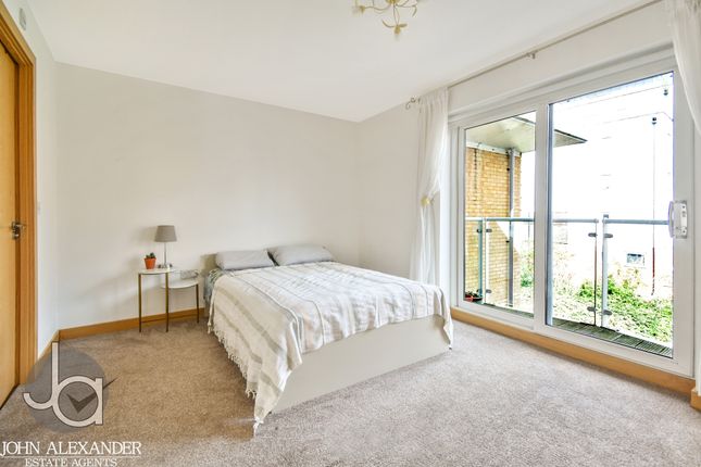 Flat for sale in Caelum Drive, Colchester
