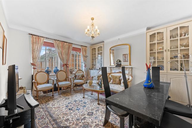 Flat for sale in Albemarle, Wimbledon Park Side