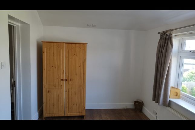 190, Lancaster Drive, Hornchurch photo 3