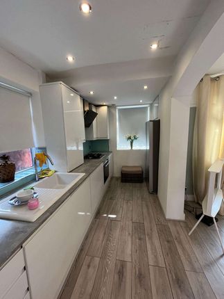 47 Hiliary Gardens, Stanmore photo 2