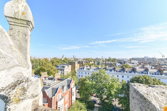 Flat for sale in Rose Square, The Bromptons, Fulham Road, London