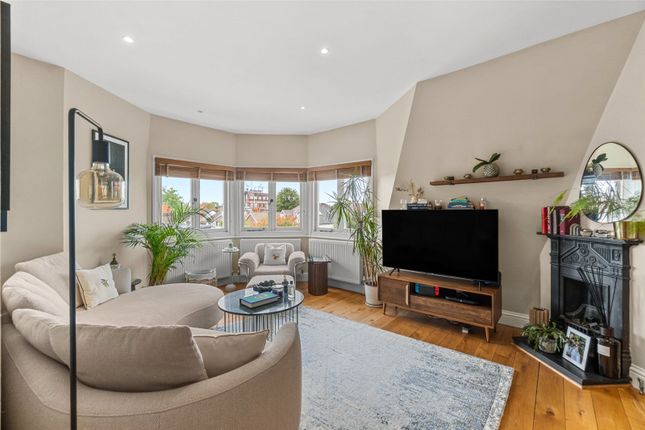 Flat 6, 70, White Hart House, Hampton photo 4