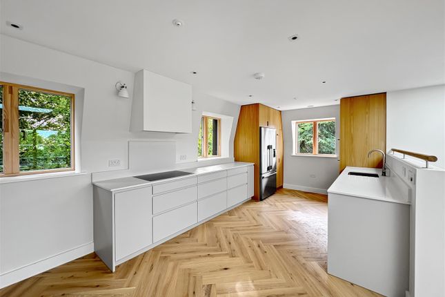 4-bed flat on Flat 5, 174, Hills Road, Cambridge, £4,750/mo