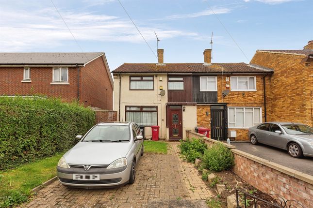 End terrace house for sale in Chilwick Road, Slough