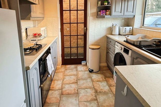 13 Angus Close, Leicester photo 3