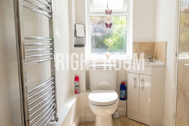 D-4 Beaufront Close, Camberley photo 4